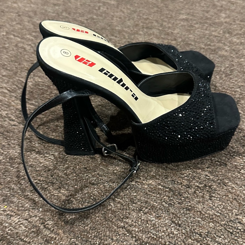 EUC! Elegant Glittered Black Party Pump's Heels by U Cobra wonens dress shoes 8